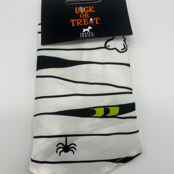 Hotel Doggy Halloween Mummy Bandana for S/M Dogs - Picture 2 of 3
